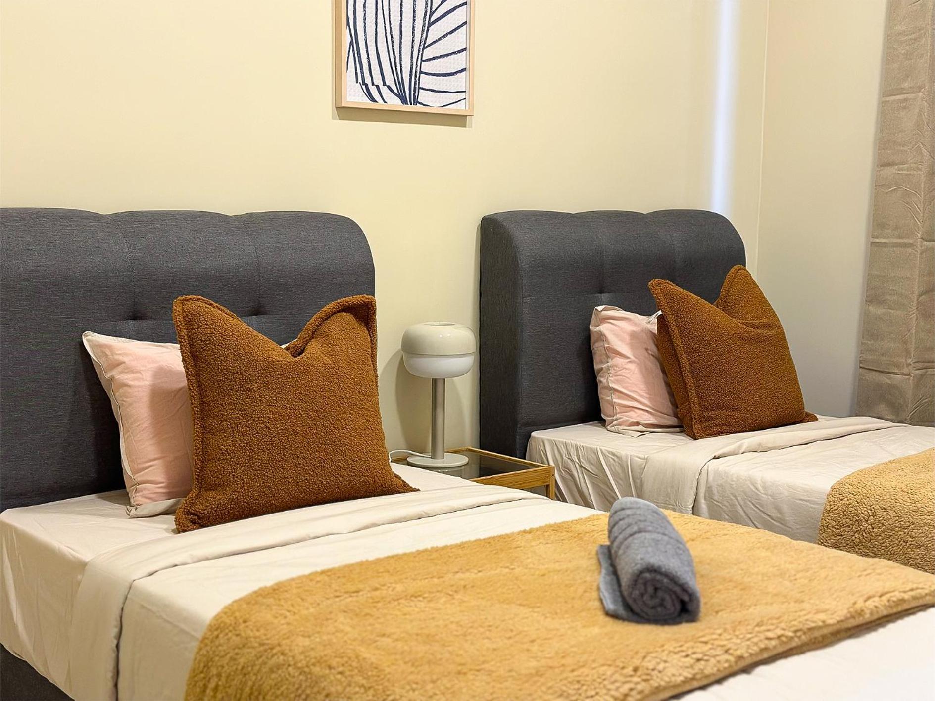 Instaworthy 3b2b 6 Pax - Free Wifi - Old Klang Road Apartment Kuala Lumpur